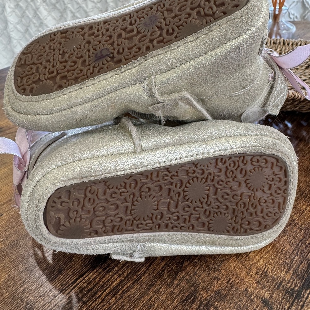 UGGs - Picture 5 of 7